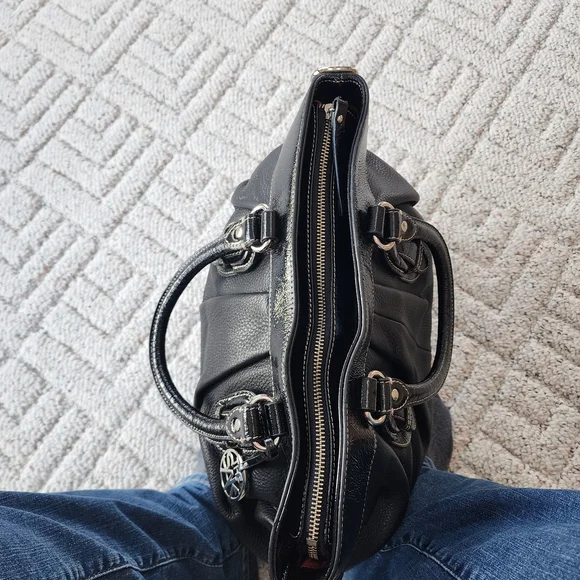 Saxx Deep Black Leather Tote Bag - Picture 8 of 16